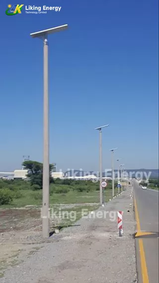 Avantages du réverbère solaire tout-en-un rentable d'Aliking M