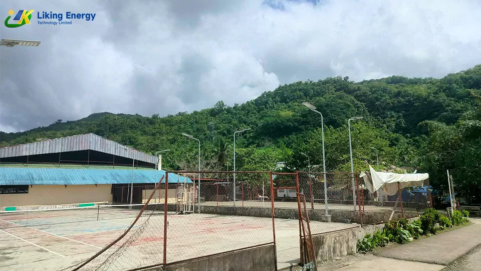 Quelles sont les différences entre les lampadaires solaires intégrés et de type divisé? Qu'est-ce qui est mieux?